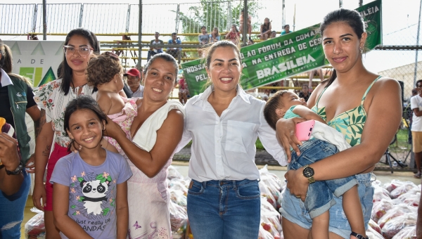 Prefeitura de Brasileia e a Comarca de Brasileia entregam 140 cestas básicas para as famílias do Criança Feliz